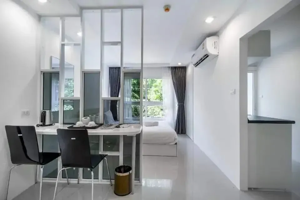 Studio Condominium